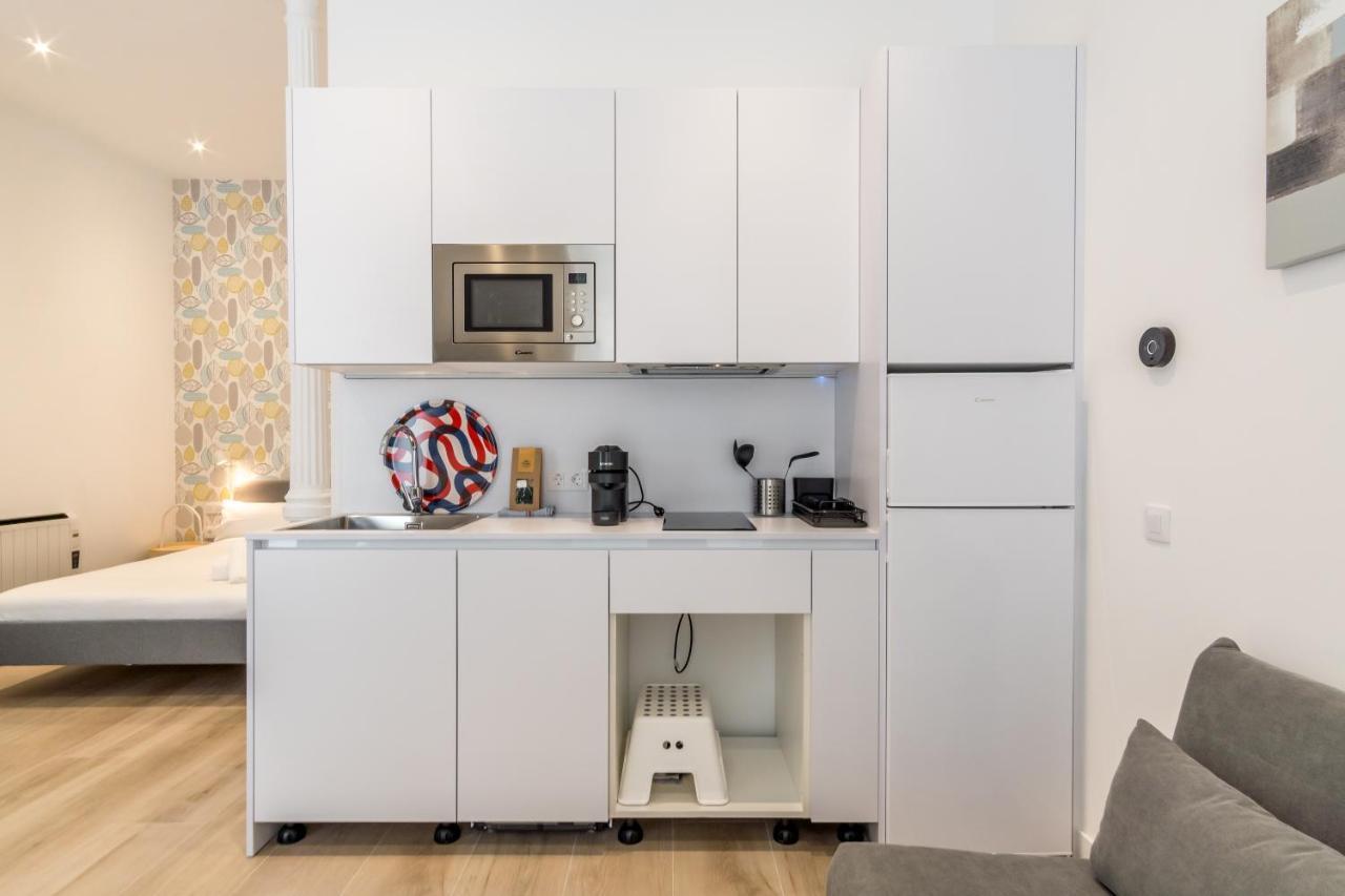 Modern And Bright- 2 Bd 2 Bth - Center Apartment Мадрид Екстериор снимка
