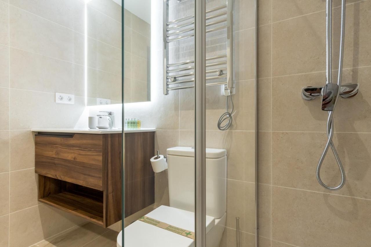 Modern And Bright- 2 Bd 2 Bth - Center Apartment Мадрид Екстериор снимка